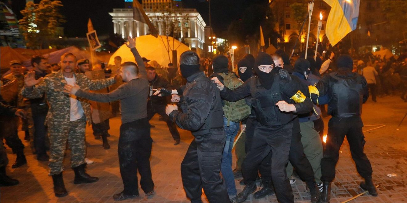 Kiev, pogrom neonazi contro i rom,