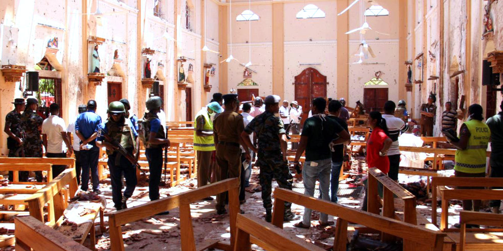 Sri Lanka, Pasqua di sangue per i cristiani, bombe nelle chiese