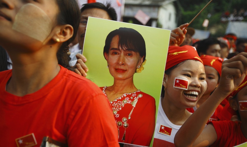 La poco Nobel Suu Kyi alle presidenziali del Myanmar, ex Birmania antichi vizi