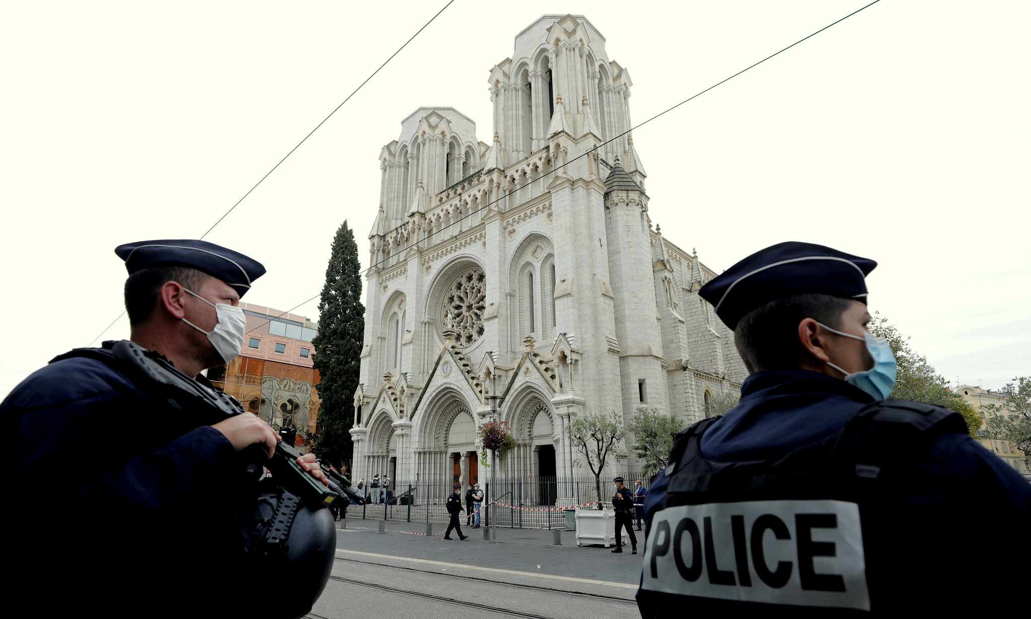 Nizza, integralismo disumano in una chiesa, sgozzati come agnelli sacrificali