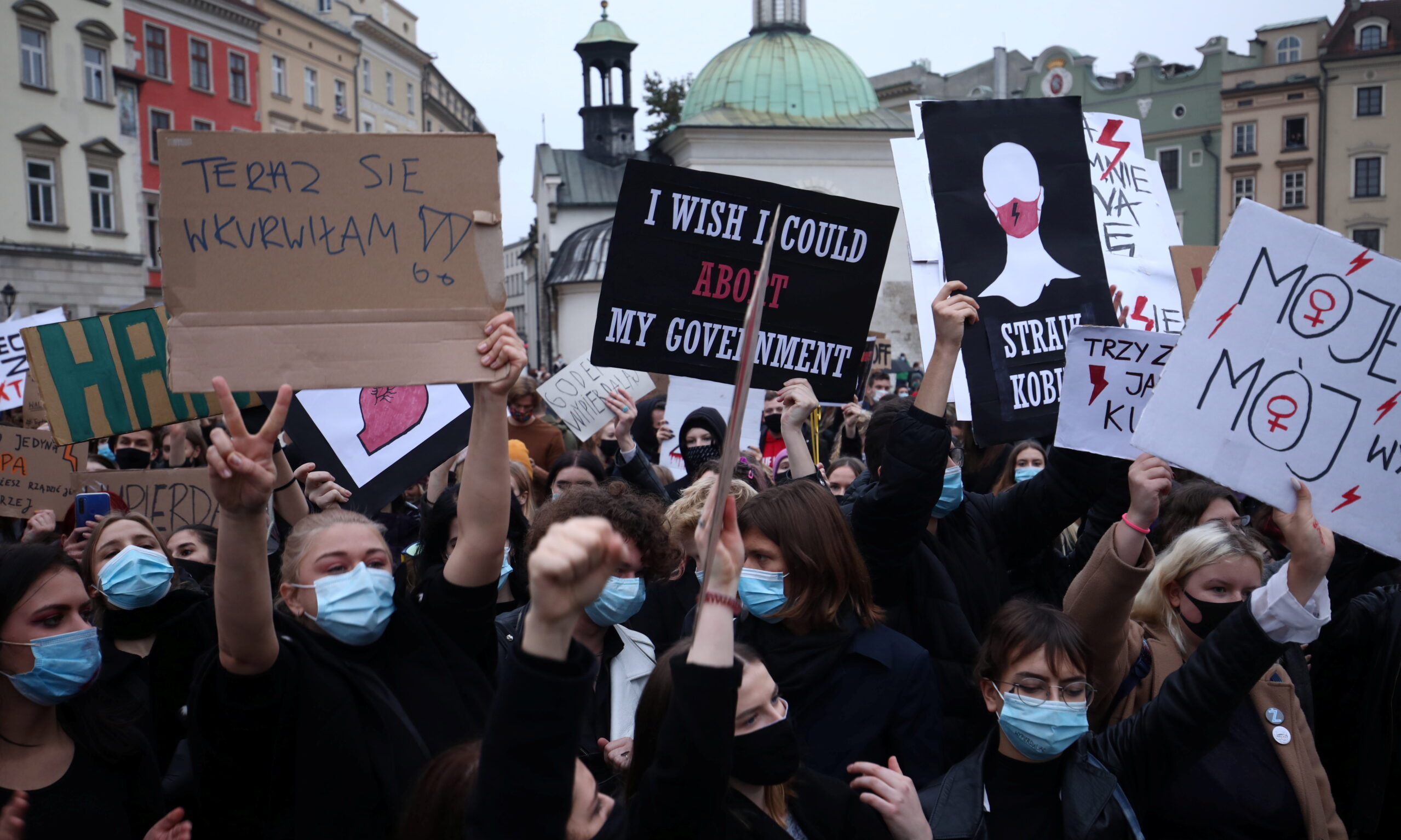 Polonia bigotta, la proteste per i divieti sull’aborto