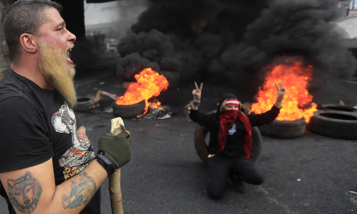 Libano in bancarotta, la protesta dilaga e si radicalizza