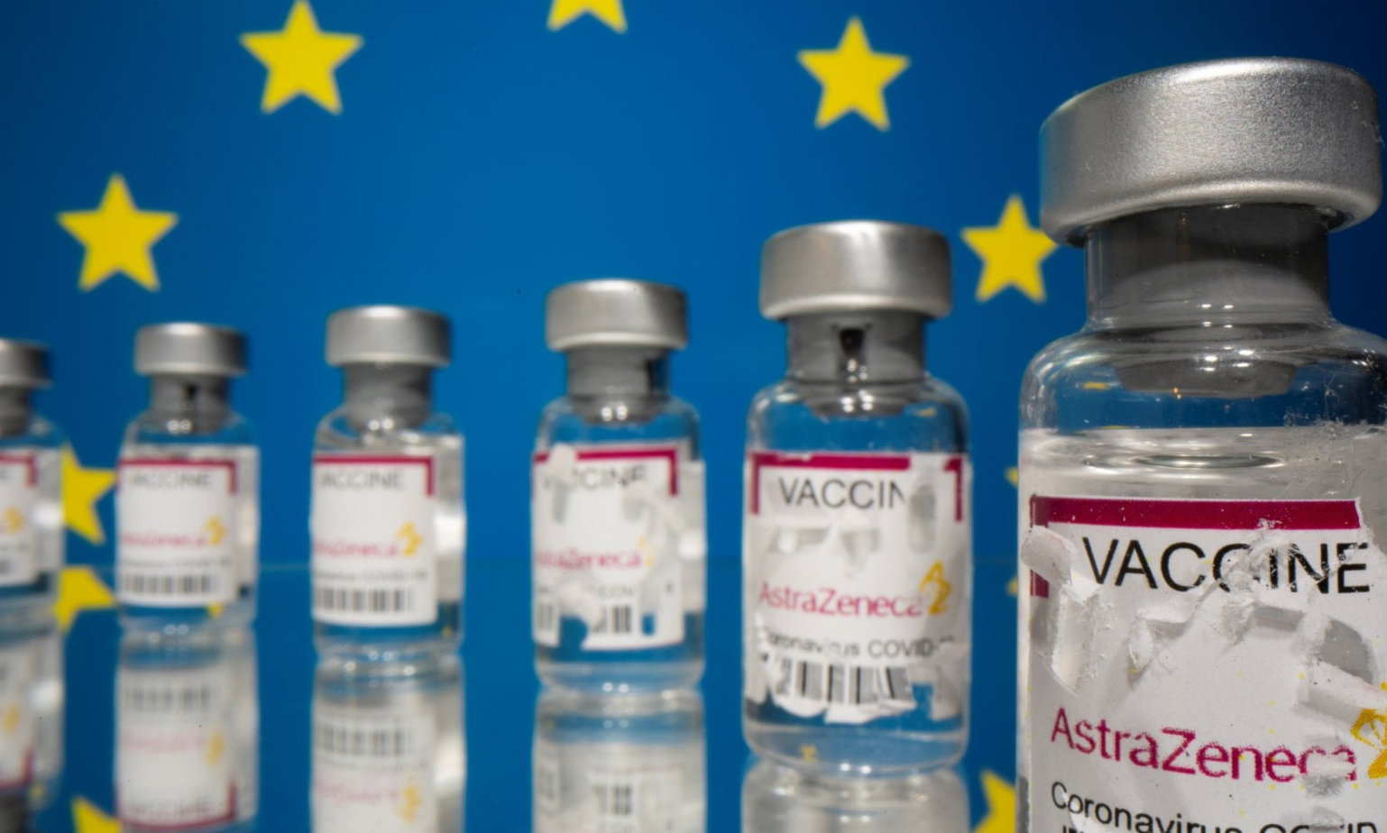 Perché il vaccino AstraZeneca è stato sospeso e cosa succede adesso