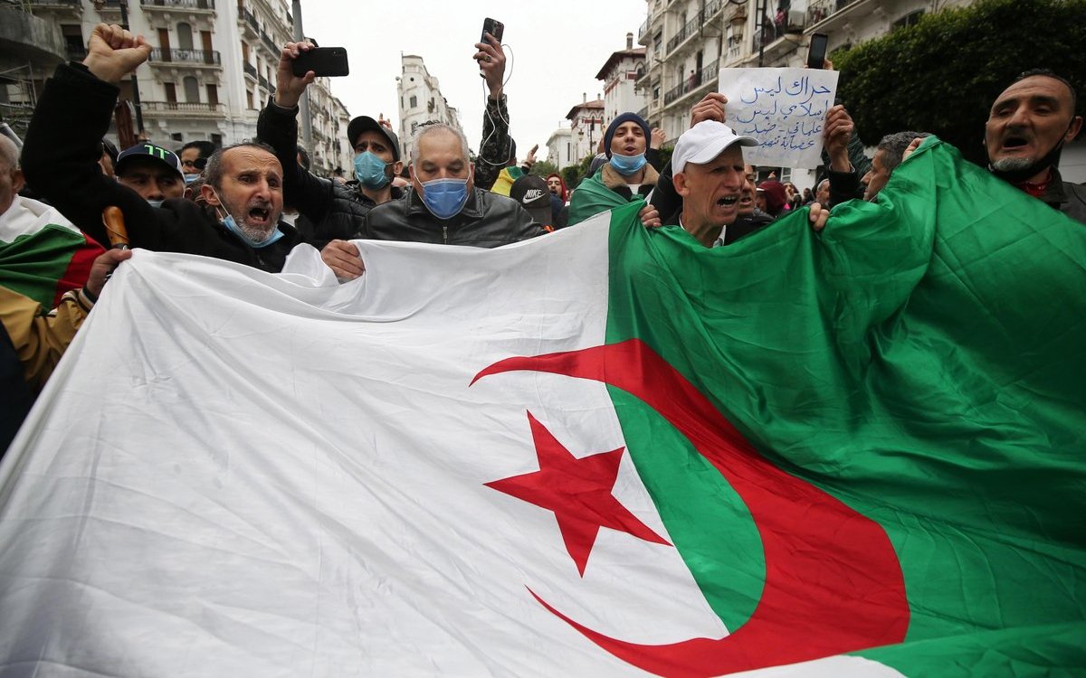 Algeria, ennesime elezioni ma poi comandano altri