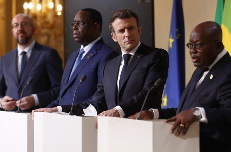 Francia via dal Mali, ritirata internazionalizzata per renderla meno cocente
