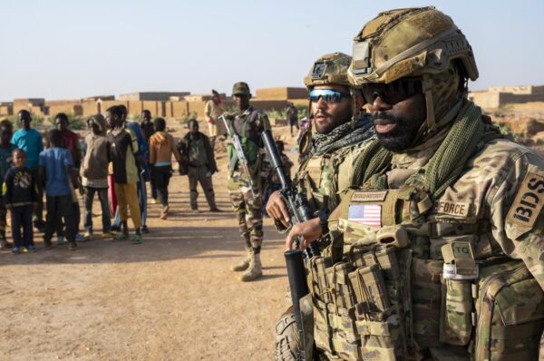 Via gli americani da Niger e forse Ciad mentre i russi si rafforzano in Libia