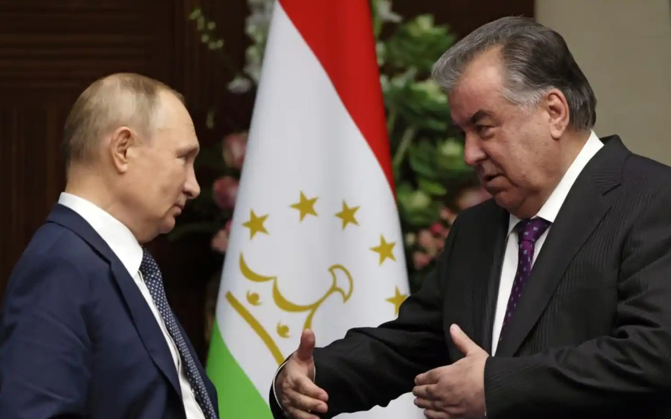 Putin e il presidente tajiko 
